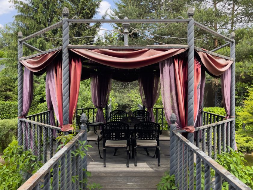 Дом с парком в Поздняково