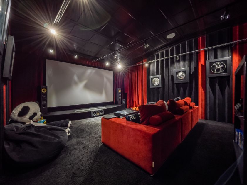 Дом с парком в Поздняково