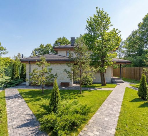 Дом с теннисным котом в СНТ Пламя