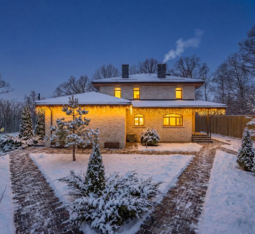 Дом с теннисным котом в СНТ Пламя