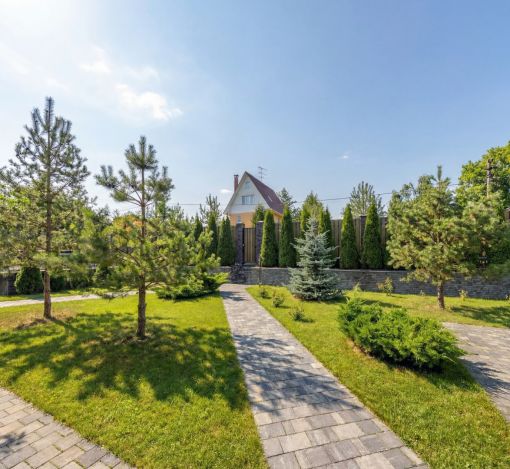 Дом с теннисным котом в СНТ Пламя