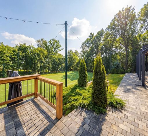 Дом с теннисным котом в СНТ Пламя