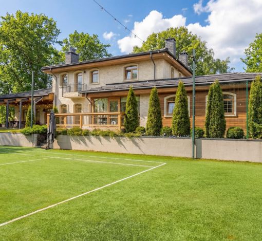 Дом с теннисным котом в СНТ Пламя