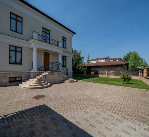 Дом в КП Резиденция Монолит