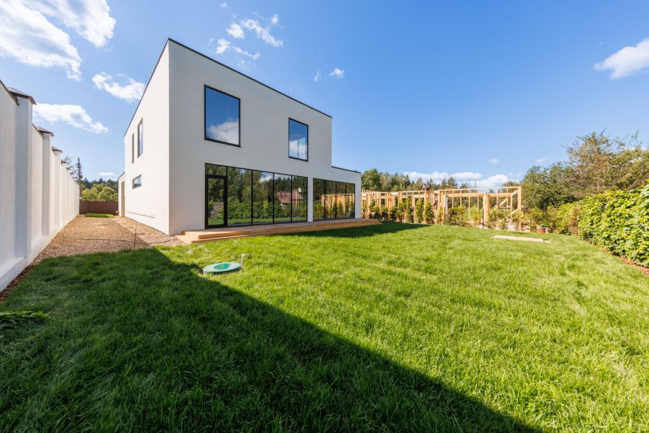 Дом с видом на воду в Славково