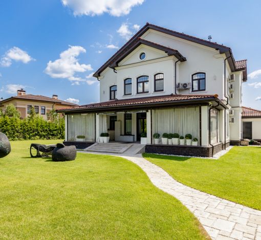 Стильный дом в КП Монтевиль