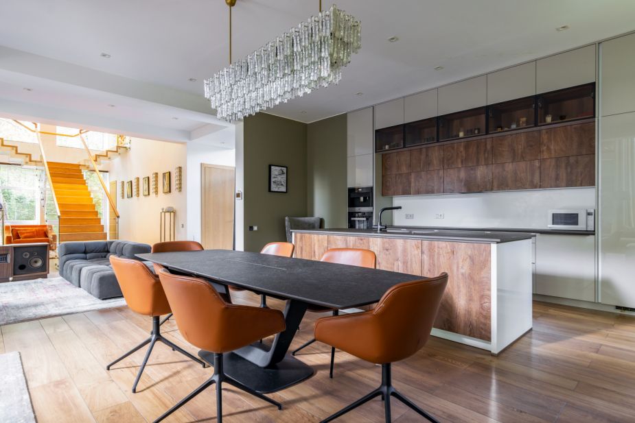 Стильный дом в КП Монтевиль