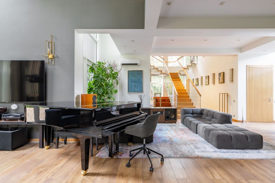 Стильный дом в КП Монтевиль