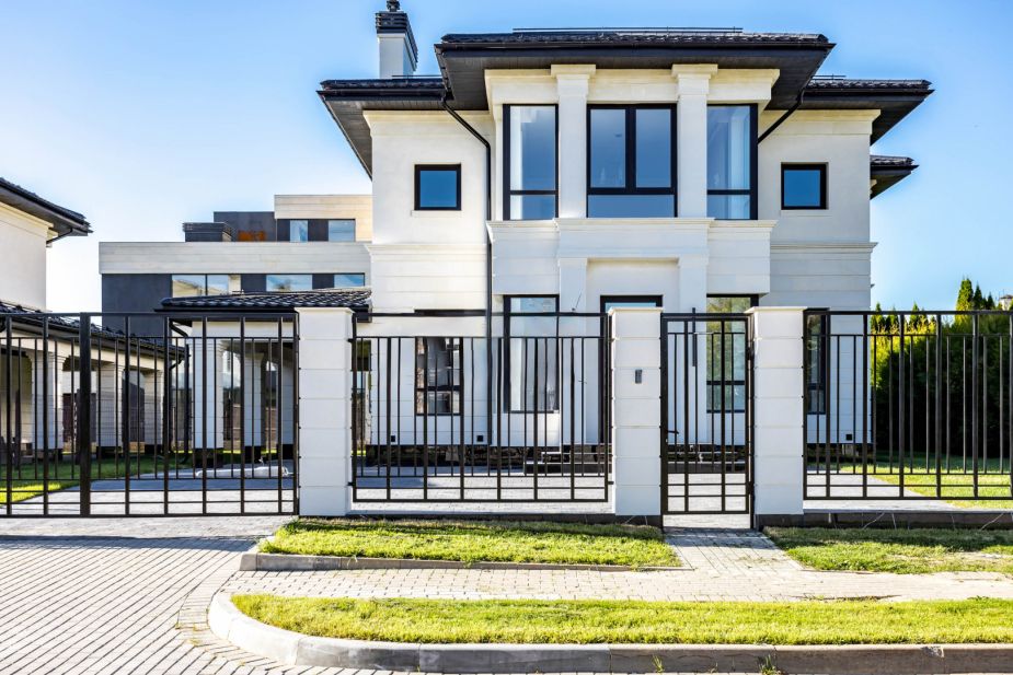 Дом у озера в КП Новорижский