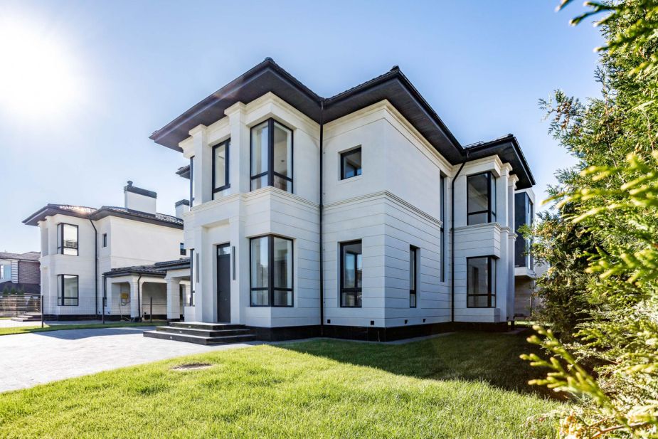 Дом у озера в КП Новорижский