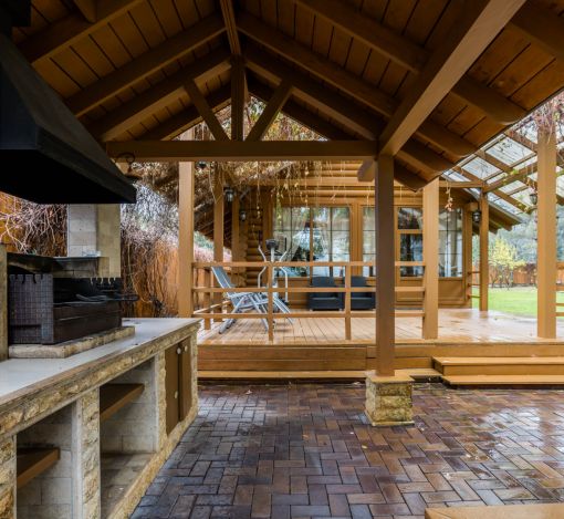 Дом с бассейном в поселке Новинки