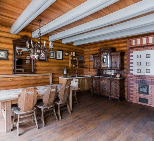 Дом с бассейном в поселке Новинки