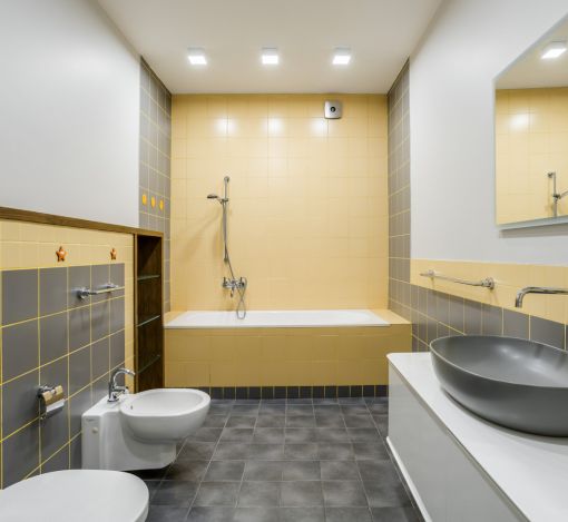 Дом с бассейном в поселке Новинки