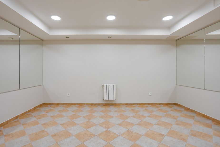 Дом с бассейном в поселке Новинки