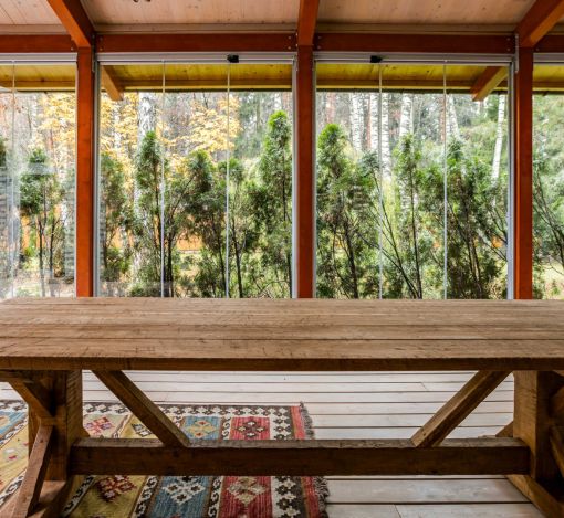 Дом с бассейном в поселке Новинки