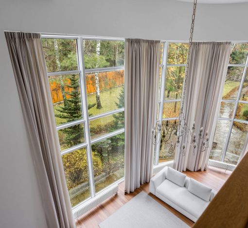 Дом с бассейном в поселке Новинки