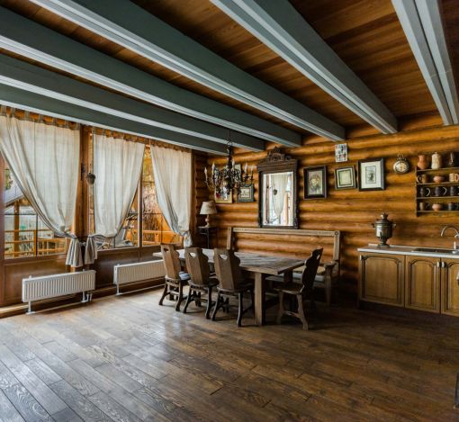 Дом с бассейном в поселке Новинки