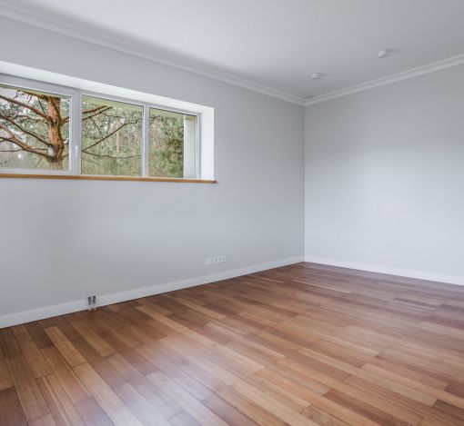 Дом с бассейном в поселке Новинки