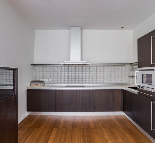 Дом с бассейном в поселке Новинки