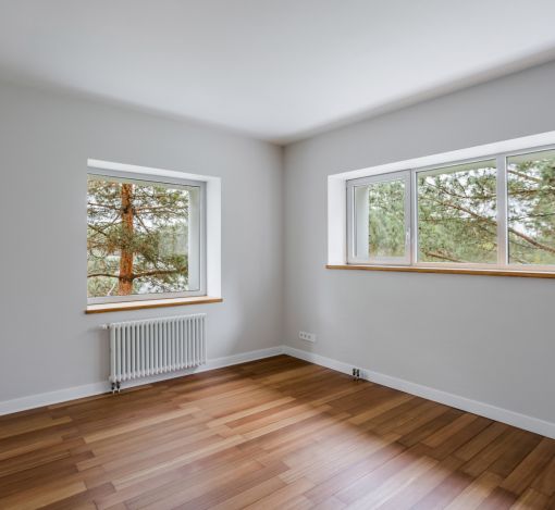 Дом с бассейном в поселке Новинки