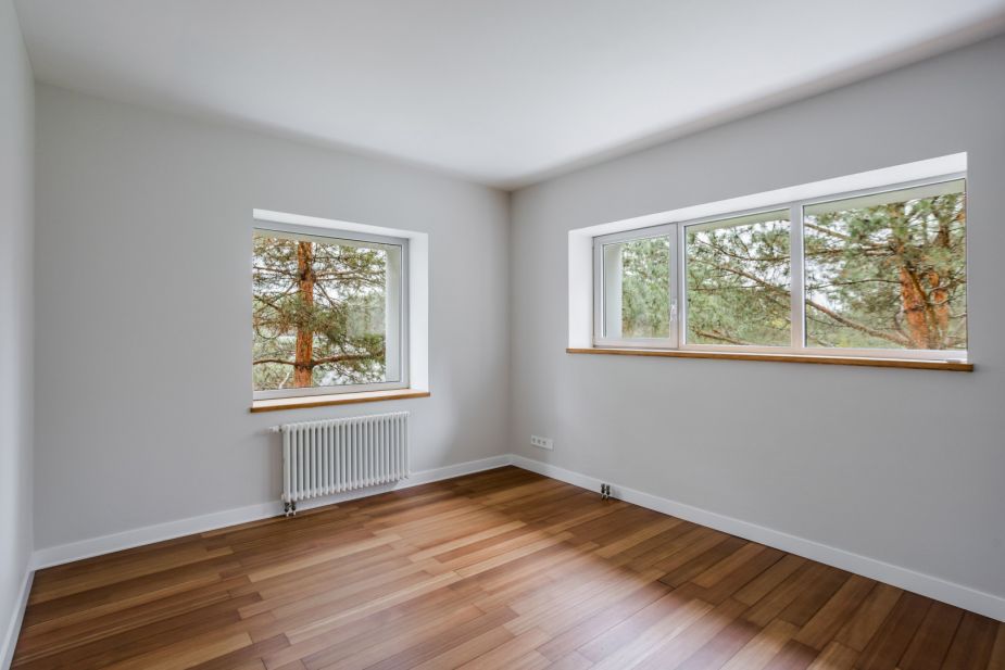 Дом с бассейном в поселке Новинки