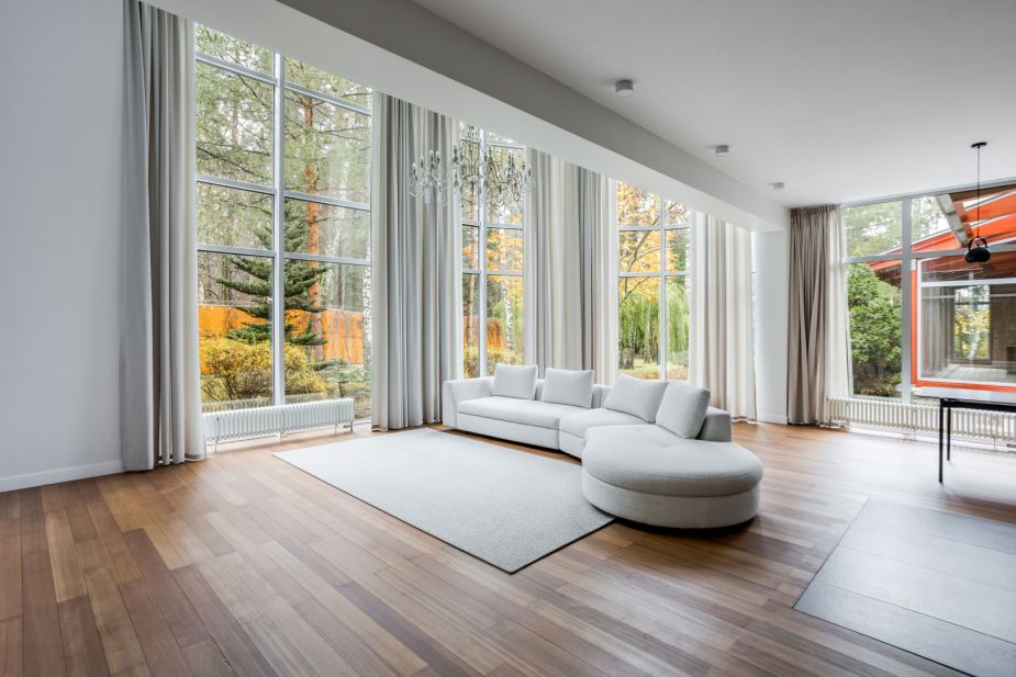 Дом с бассейном в поселке Новинки