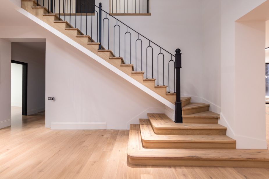 Стильный дом в КП Европа-1