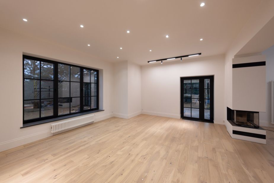 Стильный дом в КП Европа-1