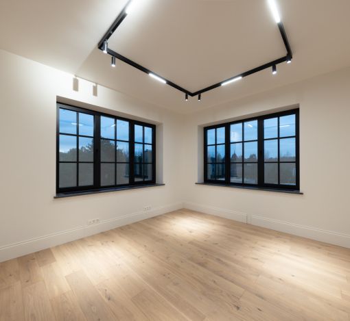 Стильный дом в КП Европа-1