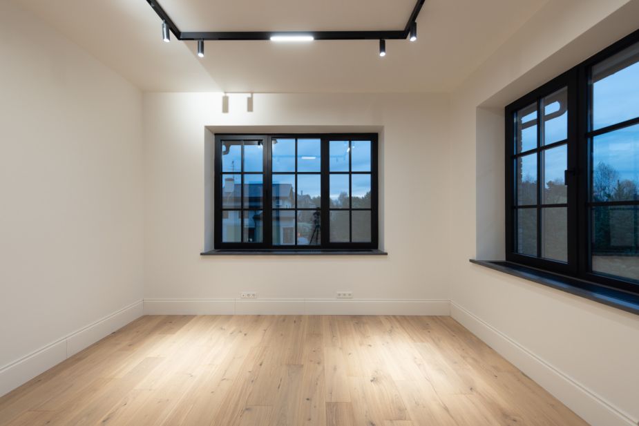 Стильный дом в КП Европа-1