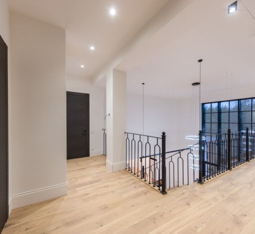 Стильный дом в КП Европа-1