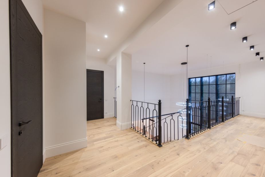 Стильный дом в КП Европа-1