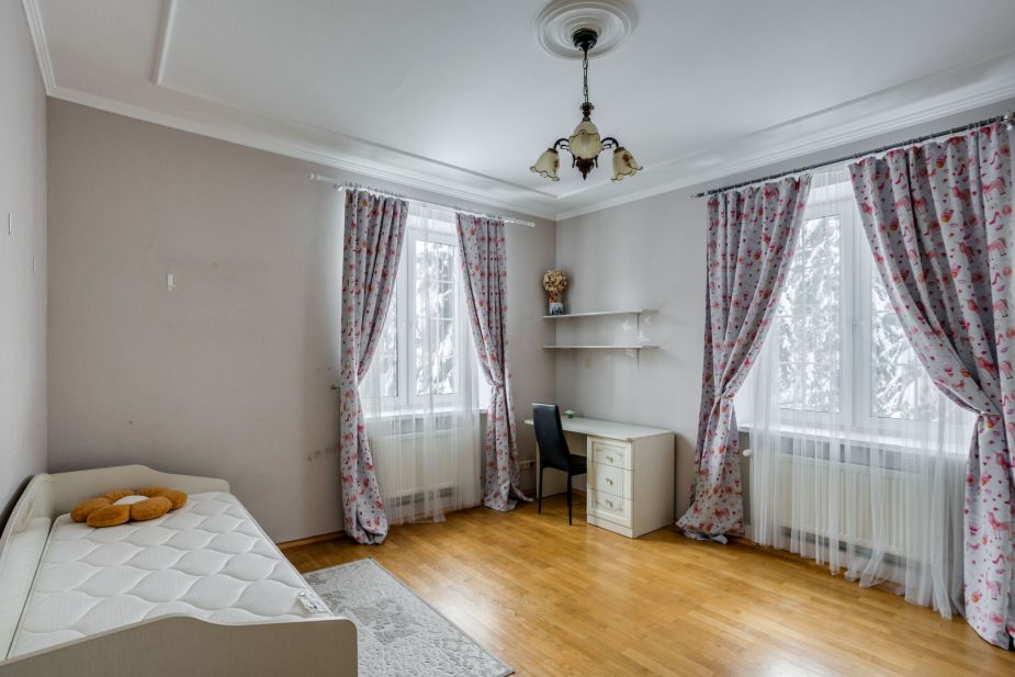 Дом на лесном участке в КП Шервуд