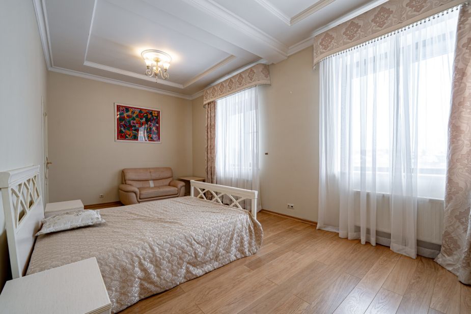 Классический дом в Славково