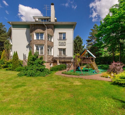 Дом с отделкой в КП Береста