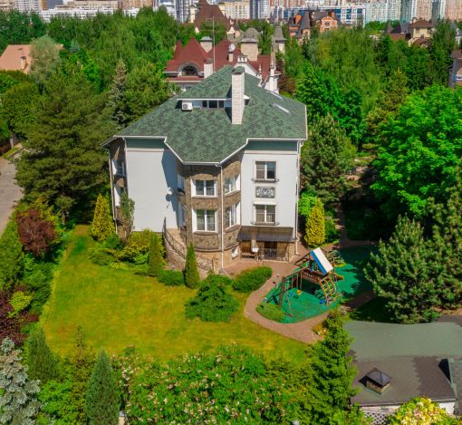 Дом с отделкой в КП Береста