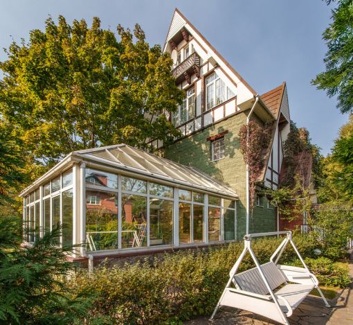 Дом с бассейном в КП Урожай