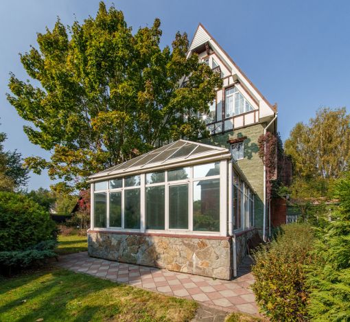 Дом с бассейном в КП Урожай