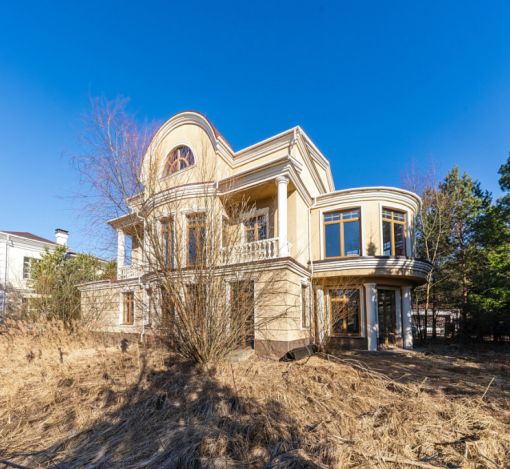 Дом в Новахово со своими соснами