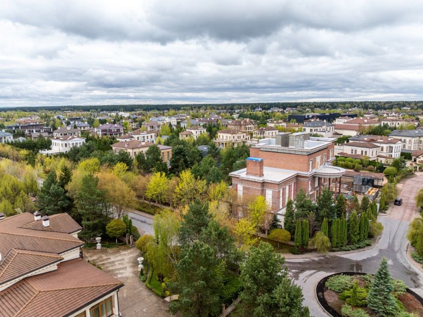 Дом под отделку в КП Монолит