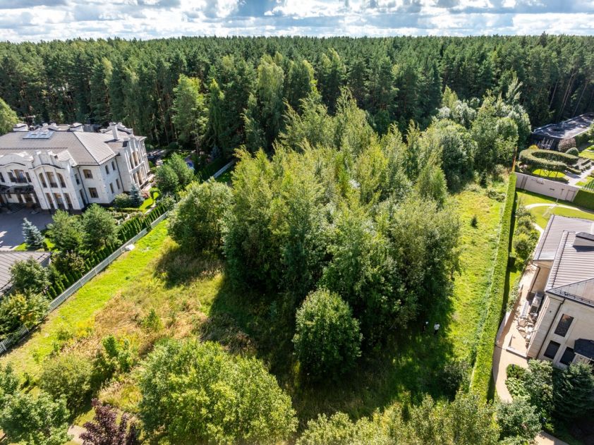 Участок в Резиденции Бенилюкс