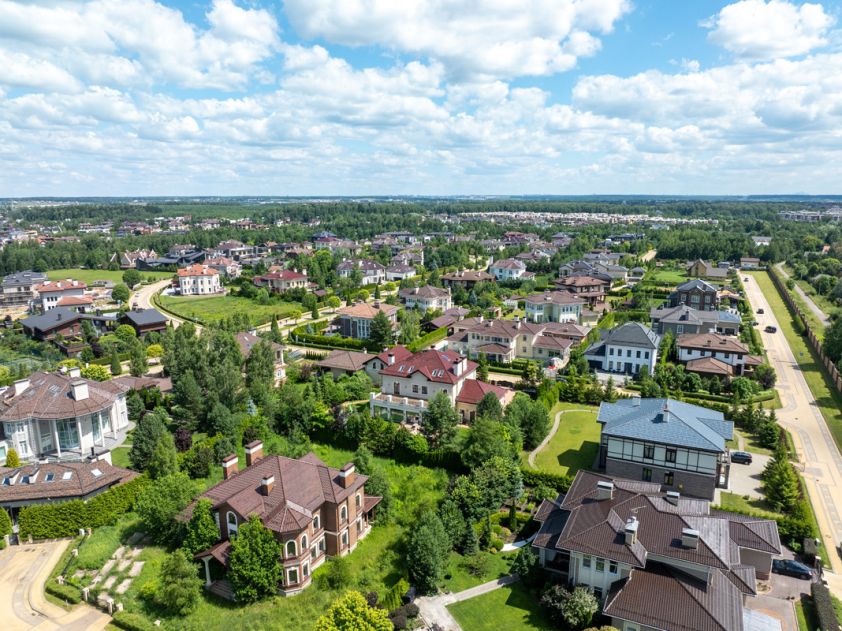 Стильный дом в КП Монтевиль