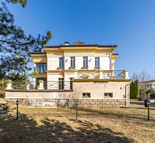 Дом в кп Резиденция Монолит