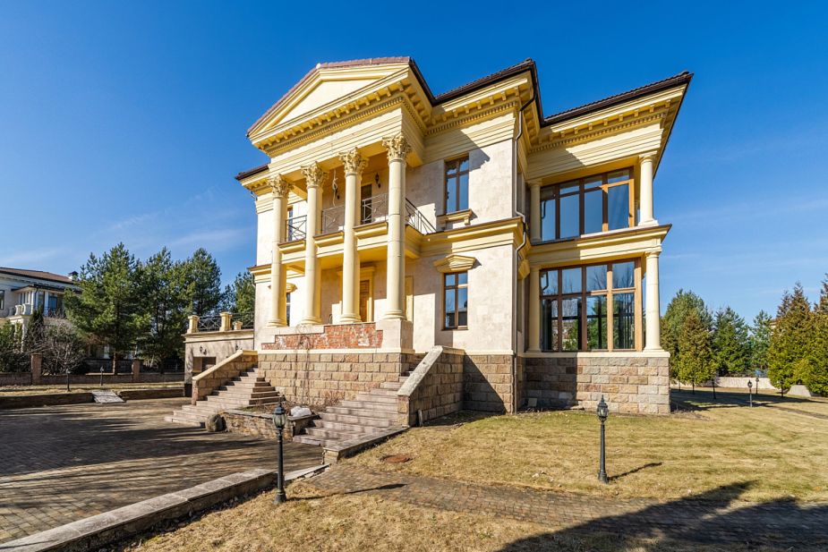 Дом в кп Резиденция Монолит