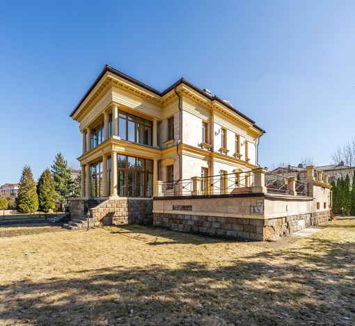 Дом в кп Резиденция Монолит