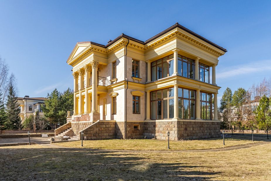 Дом в кп Резиденция Монолит