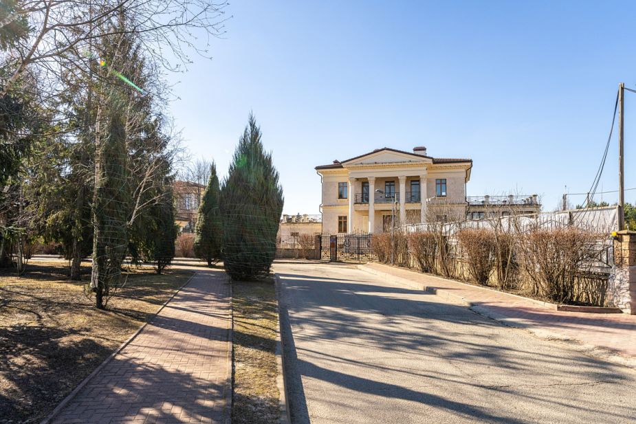 Резиденция Монолит