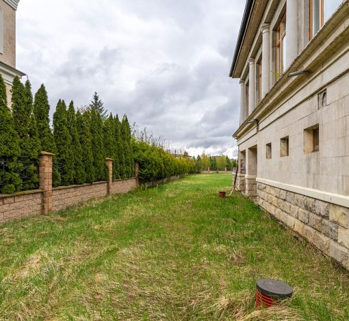 Дом под отделку в КП Монолит