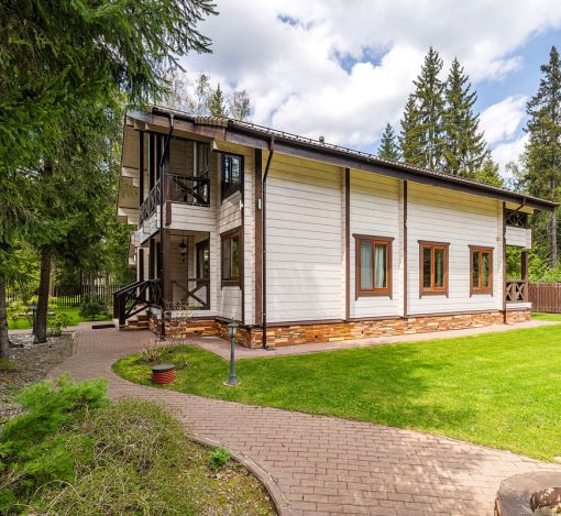 Дом в лесу в КП Руза Фэмили Парк