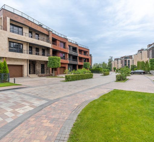 Таунхаус в поселке Парк Фонтэ